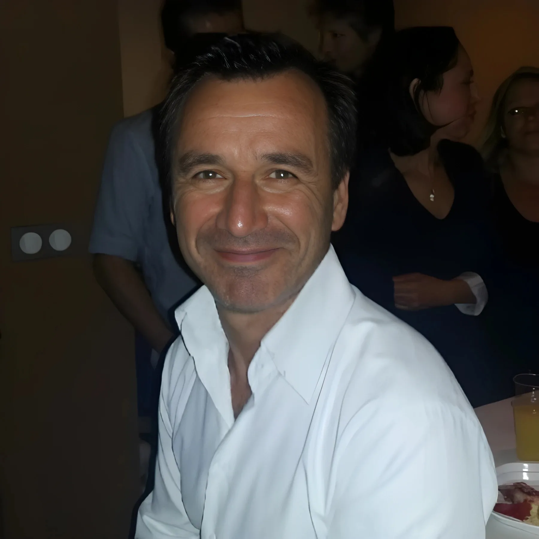 1740577401110 antonio-pires-french-agent